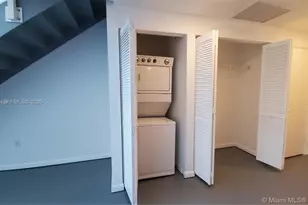 253 NE 2nd St, Miami, FL 33132 - Photo 5