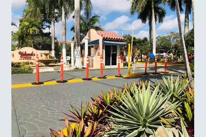 4550 NW 9th St #604E, Miami, FL 33126 - Photo 3