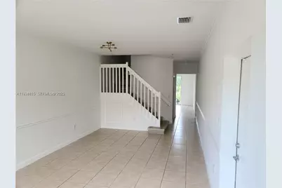 17650 NW 73 Rd Ave #206-18, Hialeah, FL 33015 - Photo 3
