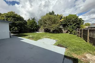 4411 NW 34th St, Lauderdale Lakes, FL 33319 - Photo 23