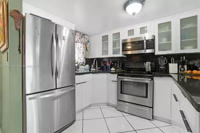 5530 W 26th Ct #102, Hialeah, FL 33016 - Photo 7