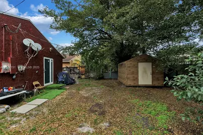 2390 Superior St, Opa-Locka, FL 33054 - Photo 17