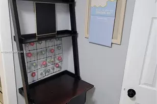 13285 Arbor Pointe Cir, Tampa, FL 33617 - Photo 15