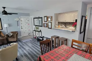 13285 Arbor Pointe Cir, Tampa, FL 33617 - Photo 11