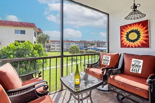 9800 N Hollybrook Lake Dr, Pembroke Pines, FL 33025 - Photo 29