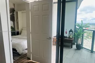 121 NE 34th St, Miami, FL 33137 - Photo 25