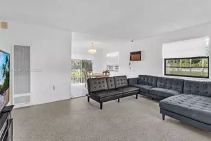 19820 NW 39th Ave, Miami Gardens, FL 33055 - Photo 9