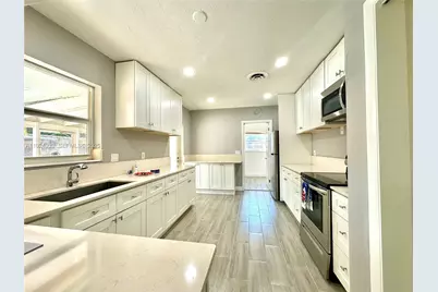 912 NE 9th Ct, Pompano Beach, FL 33060 - Photo 3