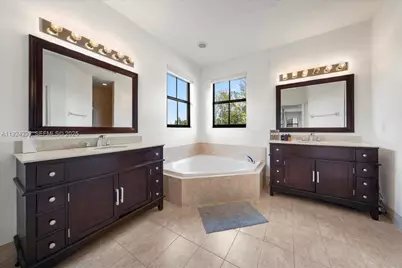 984 NW 104th Ave, Miami, FL 33172 - Photo 27