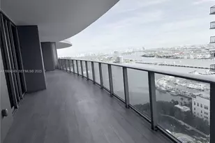 488 NE 18th St, Miami, FL 33132 - Photo 15