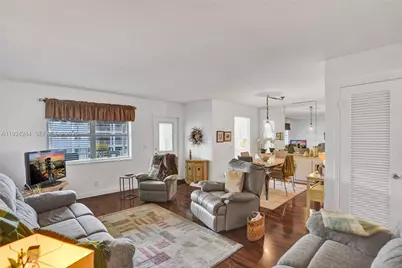 580 Egret Dr #220, Hallandale Beach, FL 33009 - Photo 13