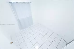 5300 W 21st Ct, Hialeah, FL 33016 - Photo 9