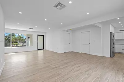 201 SE 12th St, Pompano Beach, FL 33060 - Photo 11