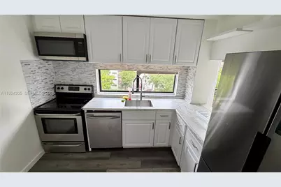 16909 N Bay Rd #504, Sunny Isles Beach, FL 33160 - Photo 13