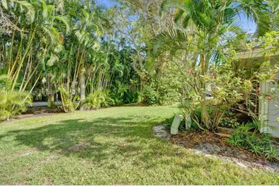 9 S Lakeshore Dr, Hypoluxo, FL 33462 - Photo 13