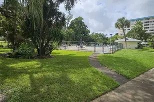 4200 Hillcrest Dr, Hollywood, FL 33021 - Photo 27