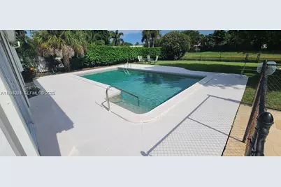 4104 Larch Ave, Palm Beach Gardens, FL 33418 - Photo 11
