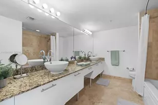 41 SE 5th St, Miami, FL 33131 - Photo 27