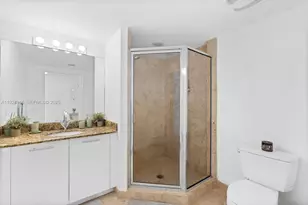 41 SE 5th St, Miami, FL 33131 - Photo 15