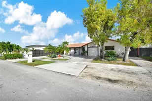 31 NW 133rd Pl, Miami, FL 33182 - Photo 1