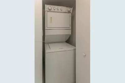 325 S Biscayne Blvd #2424, Miami, FL 33131 - Photo 17