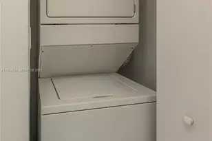 325 S Biscayne Blvd, Miami, FL 33131 - Photo 17