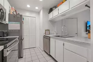 2682 N Nob Hill Rd, Sunrise, FL 33322 - Photo 9