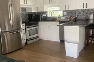 310 NE 45th Pl, Deerfield Beach, FL 33064 - Photo 13