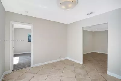 470 NW 46th Ave, Plantation, FL 33317 - Photo 13