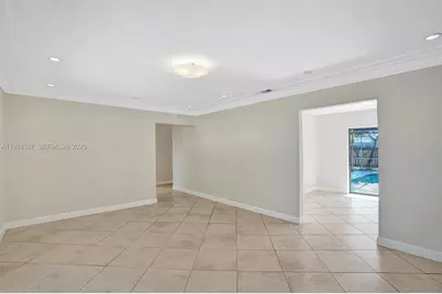 470 NW 46th Ave, Plantation, FL 33317 - Photo 9