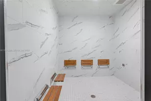 16395 Biscayne Blvd, North Miami Beach, FL 33160 - Photo 23