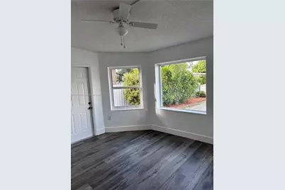 354 E 50th St, Hialeah, FL 33013 - Photo 15