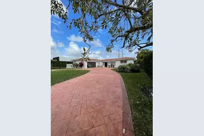 2911 SW 98th Ave, Miami, FL 33165 - Photo 1