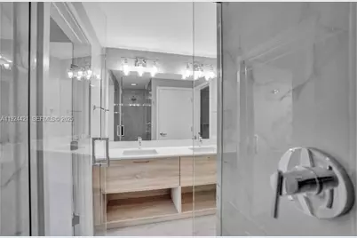 16385 Biscayne Blvd #2302, North Miami Beach, FL 33160 - Photo 7