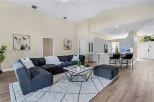 18361 NW 10th St, Pembroke Pines, FL 33029 - Photo 3
