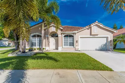 18361 NW 10th St, Pembroke Pines, FL 33029 - Photo 1