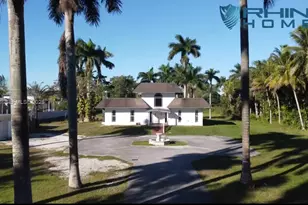 901 SW 121st Ave, Davie, FL 33325 - Photo 1