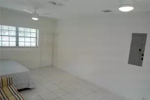 10812 SW 33rd St, Miami, FL 33165 - Photo 3