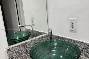 6045 NW 186th St, Hialeah, FL 33015 - Photo 9