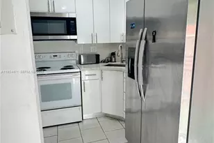 7989 NW 7th St, Miami, FL 33126 - Photo 5