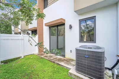 4181 N Oak Pl, Dania Beach, FL 33314 - Photo 7