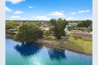 19621 NW 39th Ct, Miami Gardens, FL 33055 - Photo 17