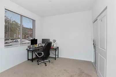 1052 SE 23rd Ave, Homestead, FL 33035 - Photo 9