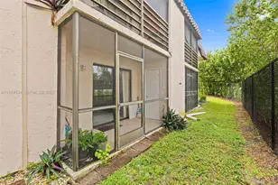 821 NE 207th Ln, Miami, FL 33179 - Photo 27