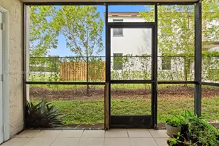 821 NE 207th Ln, Miami, FL 33179 - Photo 25