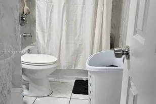 1471 W 43rd Pl, Hialeah, FL 33012 - Photo 7