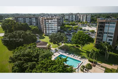 1100 Saint Charles Pl #308, Pembroke Pines, FL 33026 - Photo 37