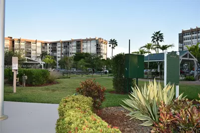 1100 Saint Charles Pl #308, Pembroke Pines, FL 33026 - Photo 27