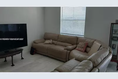 1790 SE 7th Ter #1790, Homestead, FL 33034 - Photo 3