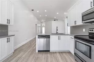 15130 SW 49th Ct, Davie, FL 33331 - Photo 9